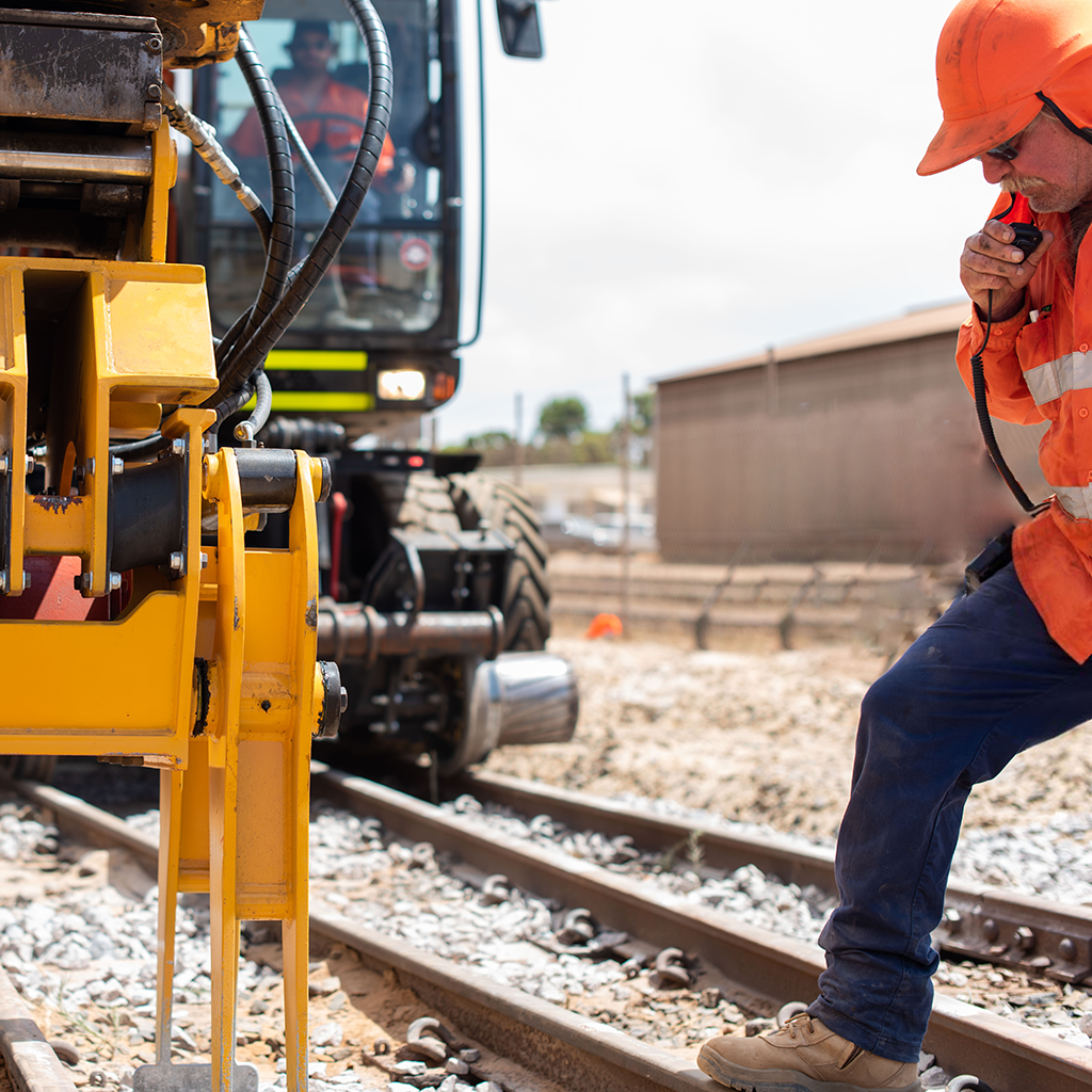 1f track-maintenance-rail